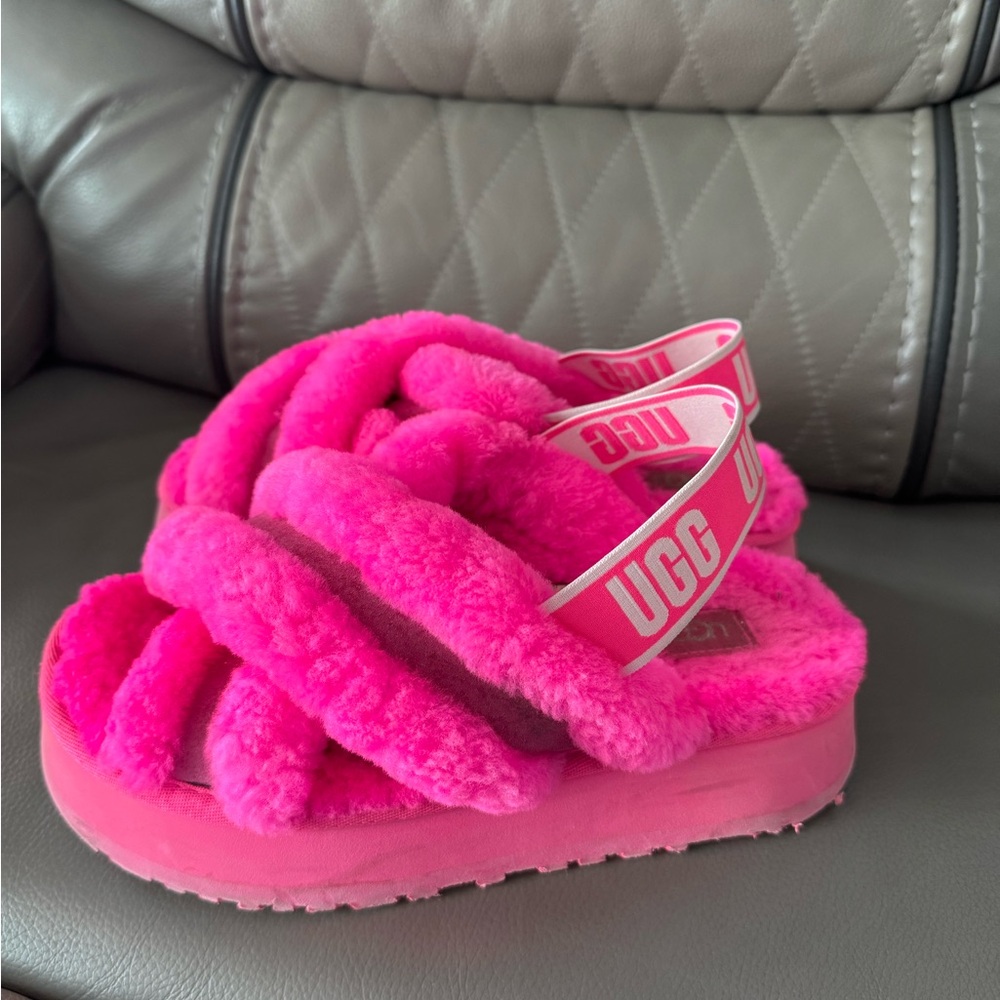 Pink ugh slippers size 6